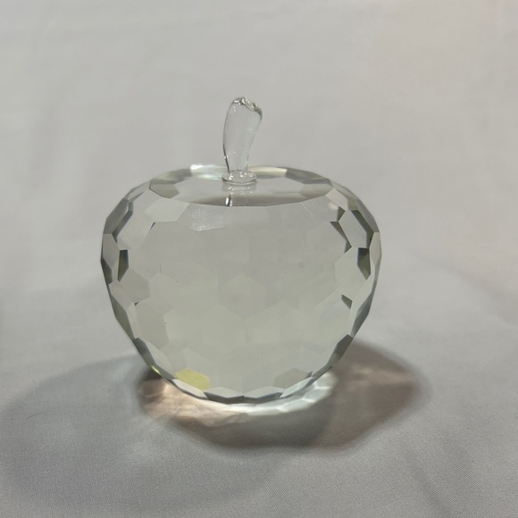 Oleg Cassini Other - Oleg Cassini Apple paperweight NIB